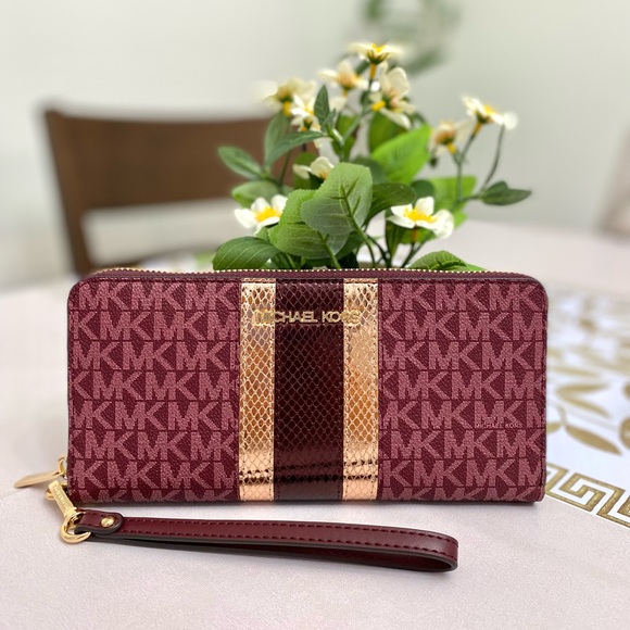 Michael Kors Logo Stripe Continental Wristlet - Picture 1 of 8